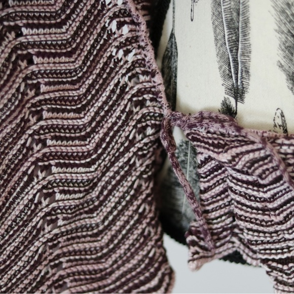 Mexx Scalloped edge burgundy and pink side button cardigan - Picture 4 of 9